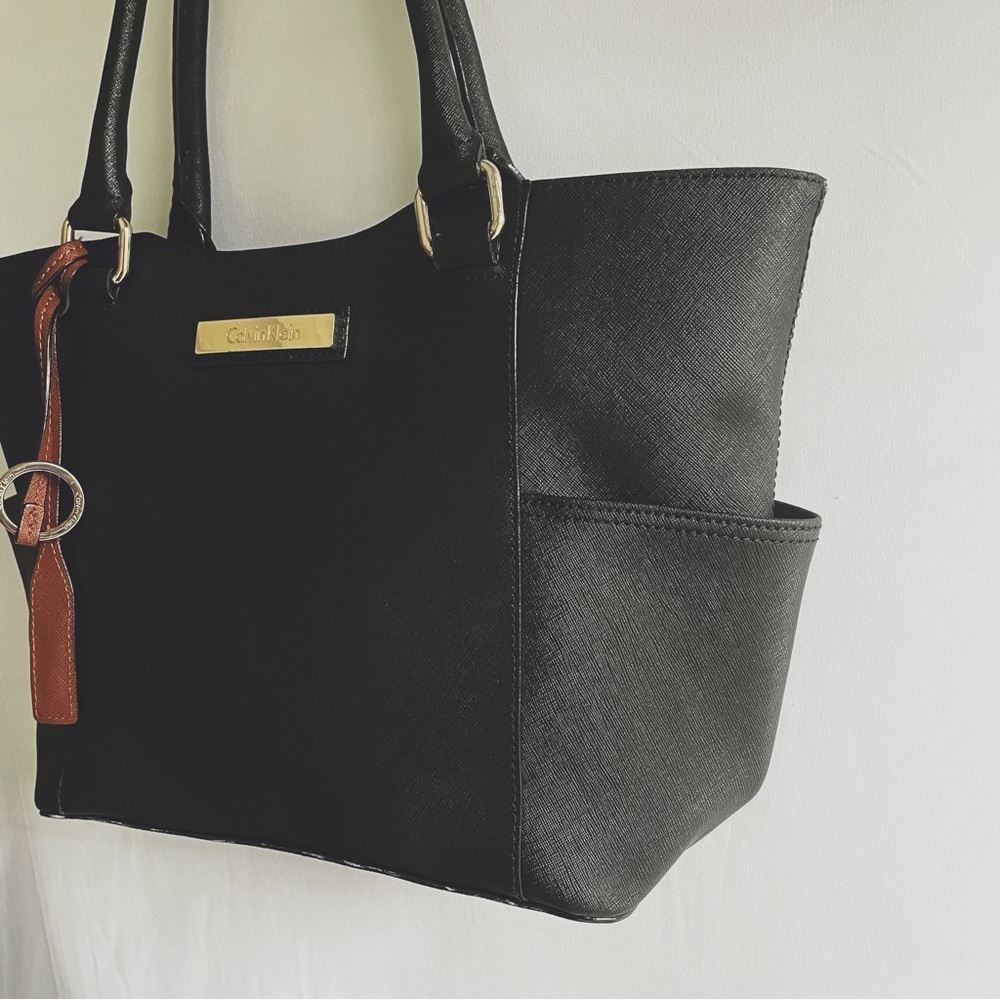 Calvin Klein Women’s Black & Brown Leather Textured Tote Shoulder Bag - Picture 3 of 10